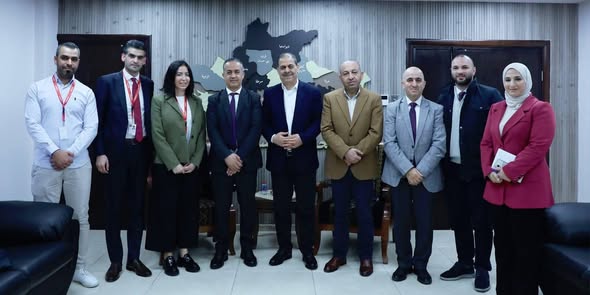 المحافظ طقاطقة يستقبل وفداً من شركة اوريدو فلسطين