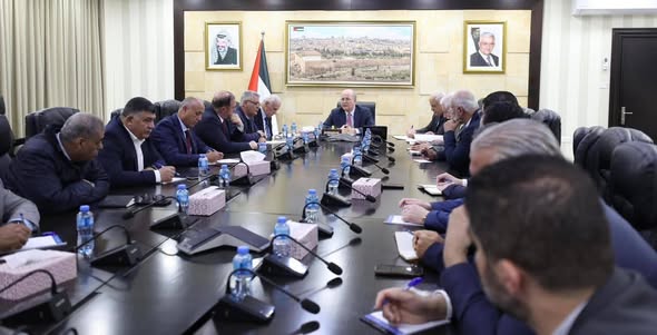 محافظ سلفيت طقاطقة يشارك في اجتماع المحافظين مع دولة رئيس الوزاء د. مصطفى ضمن الجهود المستمرة لضبط الأسواق وتعزيز صمود المواطنين