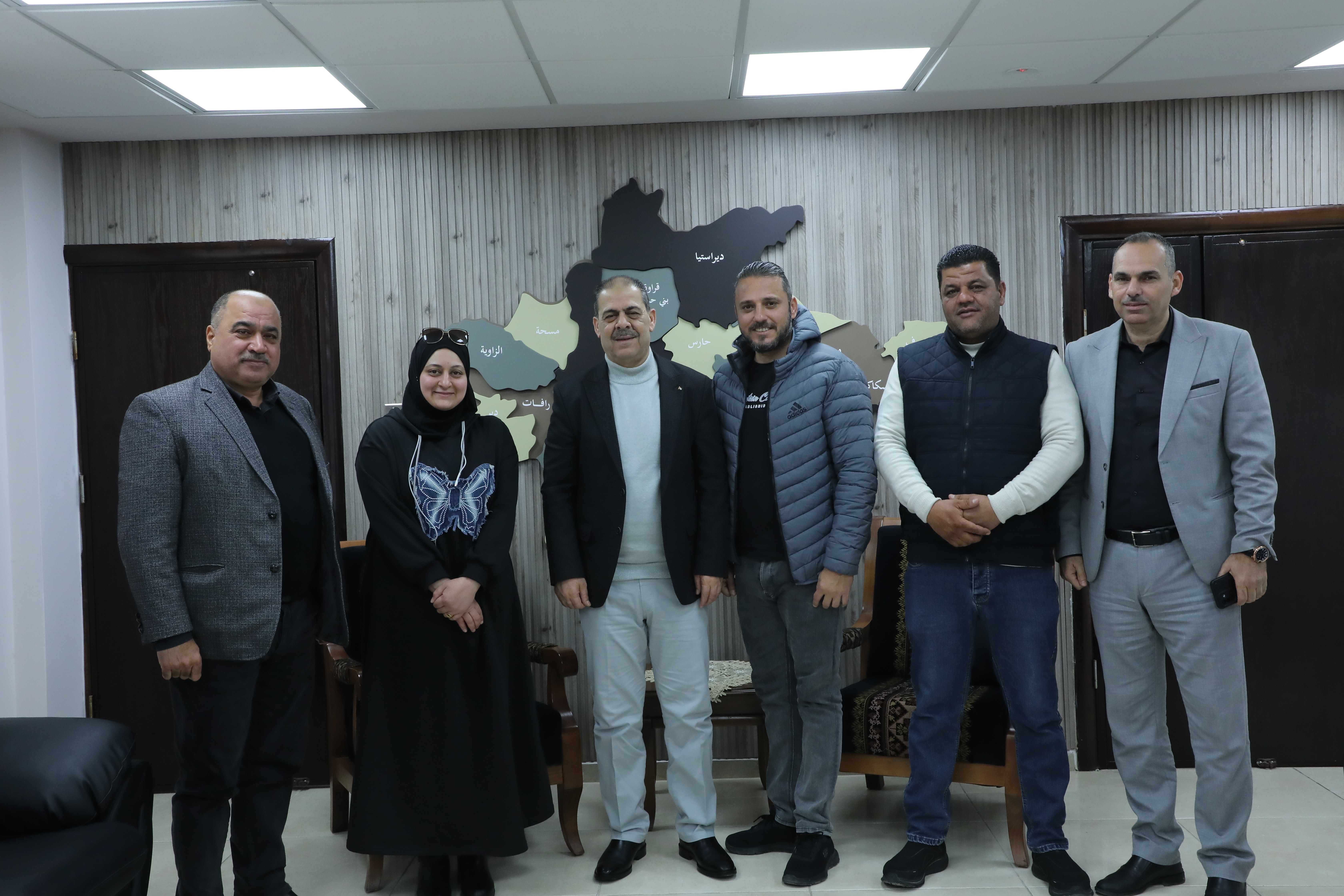 المحافظ طقاطقة يلتقي وفداً من جمعية “سلفيت الخير”