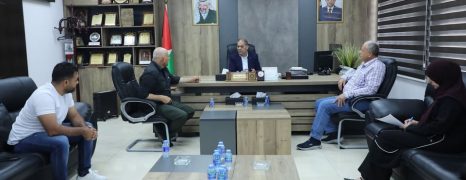 المحافظ طقاطقة يلتقي رئيس مجلس قروي فرخة ويبحث أوضاع القرية وتحدياتها