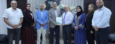 المحافظ طقاطقة يتسلم التقرير السنوي لانجازات مؤسسة المحافظة للعام 2025