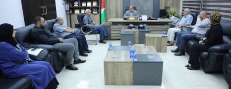 المحافظ طقاطقة يستقبل وفداً من بلدية ديراستيا