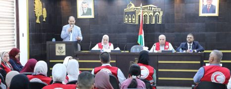 محافظ سلفيت طقاطقة يستقبل وفداً من متطوعي الهلال الأحمر الفلسطيني في منطقتي دورا وترقوميا_الخليل