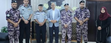 المحافظ طقاطقة يستقبل مدير الدفاع المدني الجديد في سلفيت