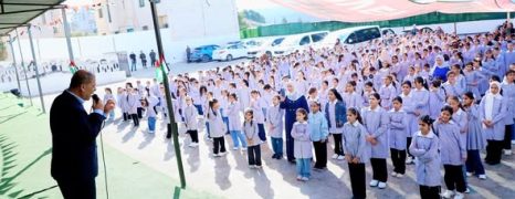 محافظ سلفيت طقاطقة يفتتح العام الدراسي الجديد من مدرسة بنات حارس الأساسية
